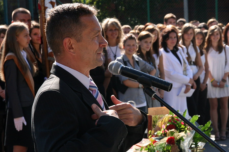 Rozpoczcie nowego roku szkolnego i poegnanie dyrektora Andrzeja Korpackiego w II LO, fot. 15