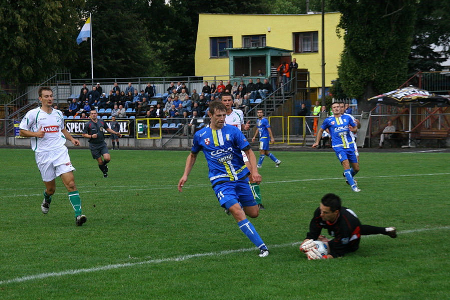 Mecz 8 kolejki II ligi: Olimpia Elblg - Pelikan owicz 1-1, fot. 11