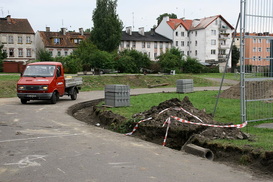 Remont toru wrotkarskiego przy SP 12 na ul. Zajchowskiego, fot. 7