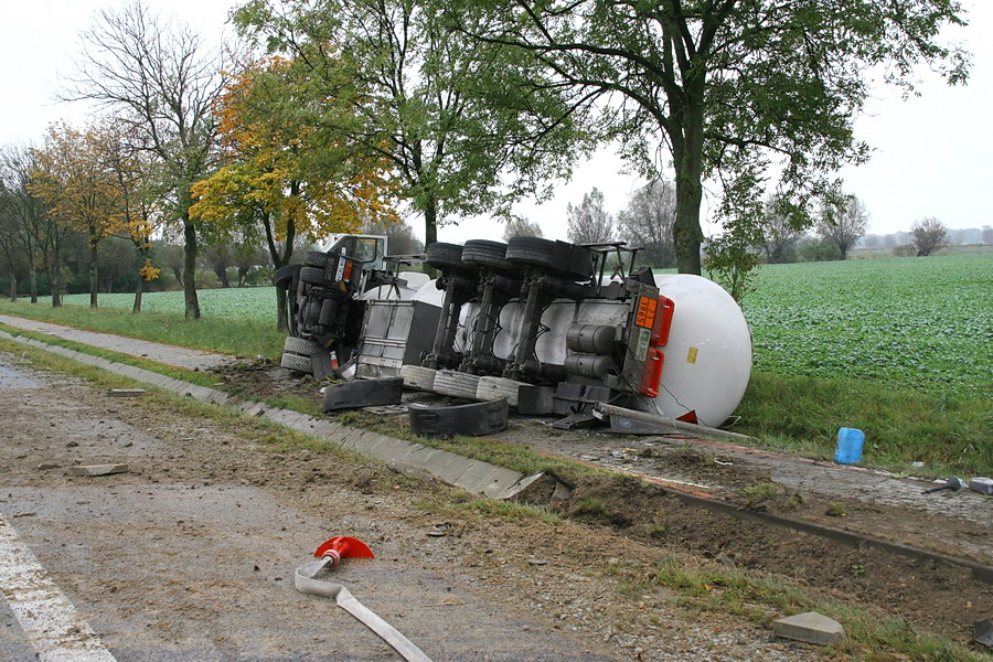 Wypadek cysterny z gazem w Kazimierzowie na drodze krajowej nr 7, fot. 10