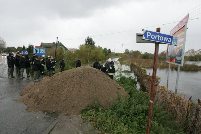 Zagroenie powodziowe w Nowym Dworze Gdaskim - zdjcia z 14.10, fot. 12