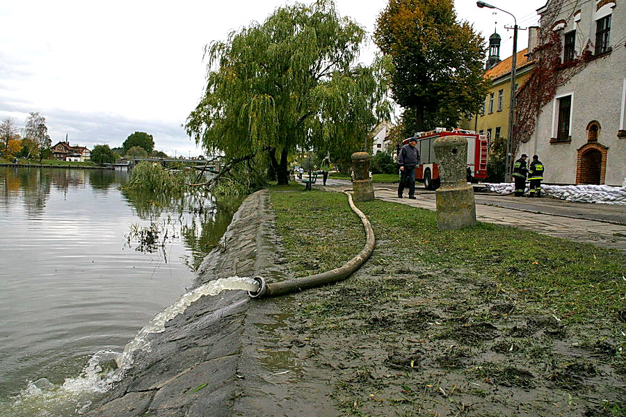 Skutki podtopie po silnych wiatrach w Elblgu, fot. 14