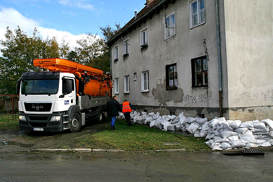 Skutki podtopie po silnych wiatrach w Elblgu, fot. 25