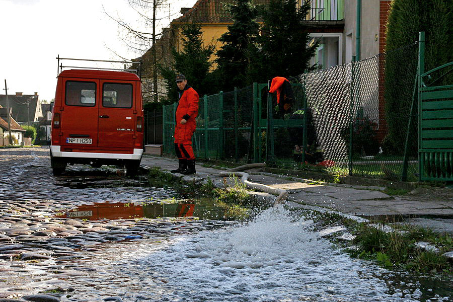 Skutki podtopie po silnych wiatrach w Elblgu, fot. 59