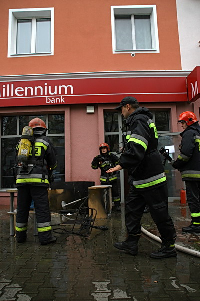 Podpalenie i poar banku Millennium przy ul. Hetmaskiej, fot. 6