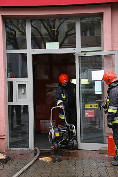 Podpalenie i poar banku Millennium przy ul. Hetmaskiej, fot. 13