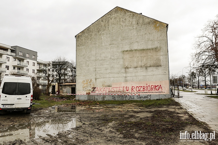 Rozbirka budynku mieszkalnego przy al. Grunwaldzka 97, fot. 1