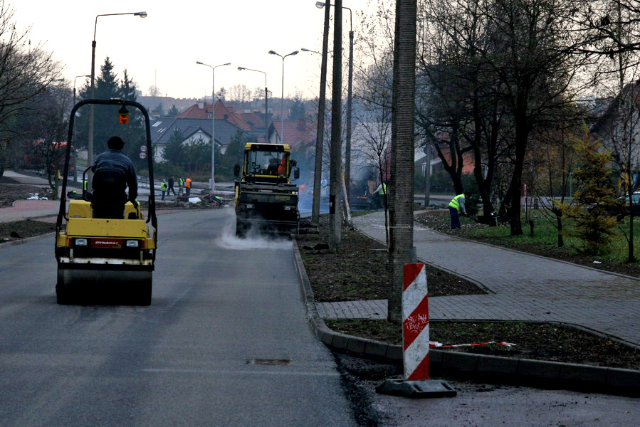 Przebudowa ul. Legionw - wykonanie nawierzchni z masy bitumicznej, fot. 8