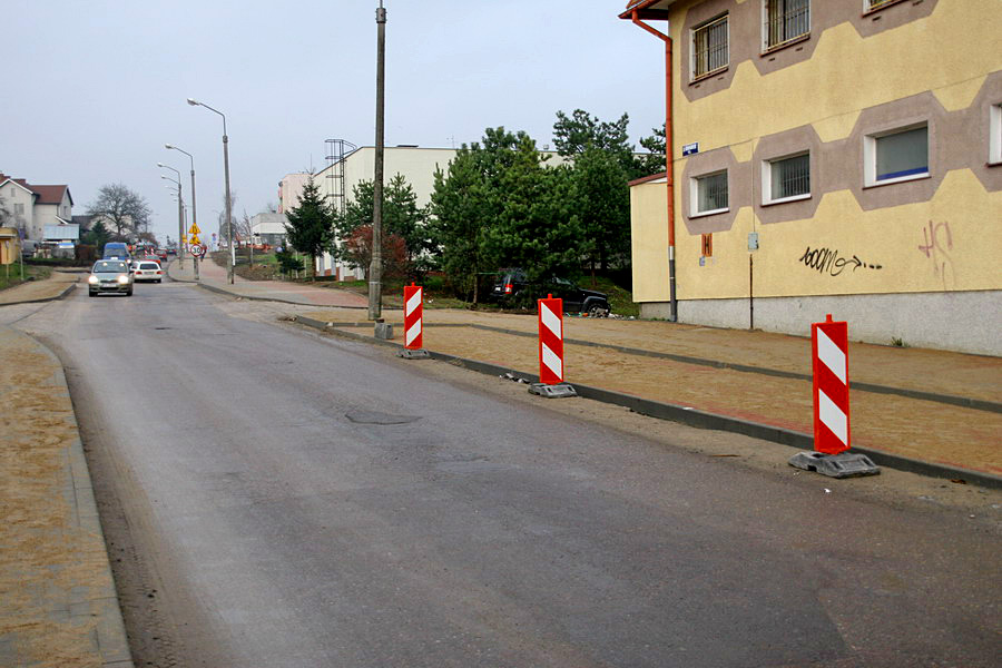 Przebudowa ul. Legionw - wykonanie nawierzchni z masy bitumicznej, fot. 16