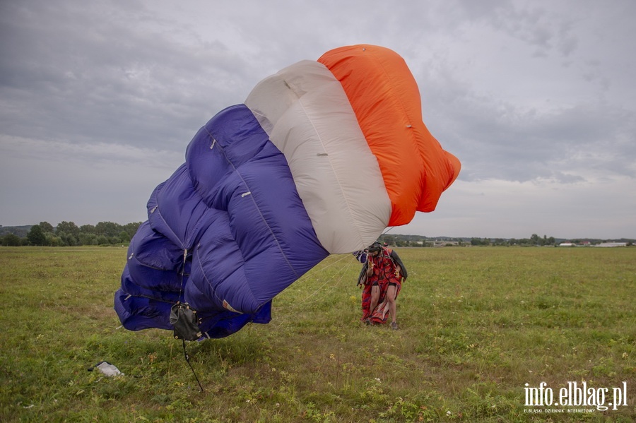 Airplane Wingsuit Formation nad elblskim lotniskiem, fot. 66