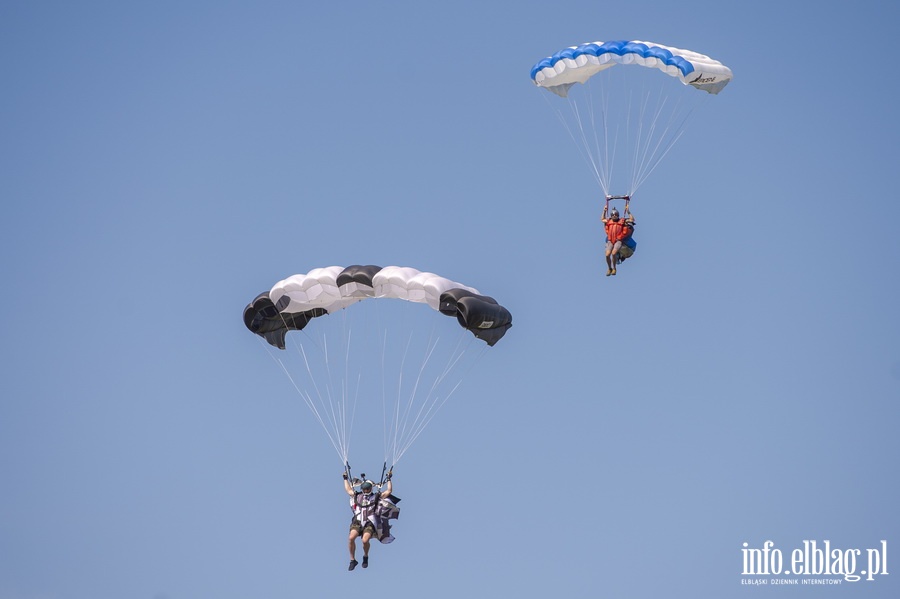 Airplane Wingsuit Formation nad elblskim lotniskiem, fot. 90