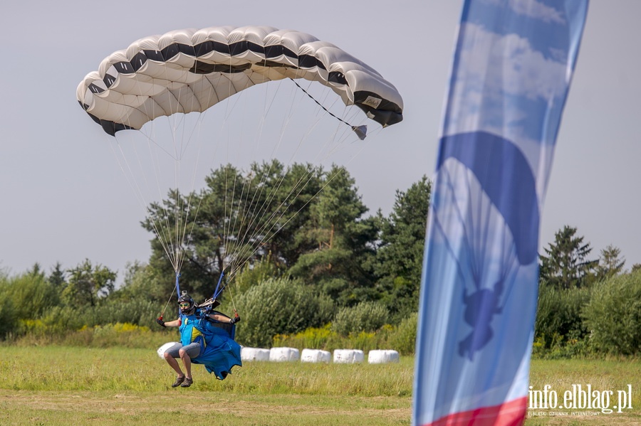 Airplane Wingsuit Formation nad elblskim lotniskiem, fot. 91