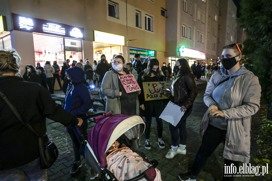  "PiS wypowiedzia kobietom wojn". Kilka tysicy elblan ponownie wyszo na ulice, fot. 11