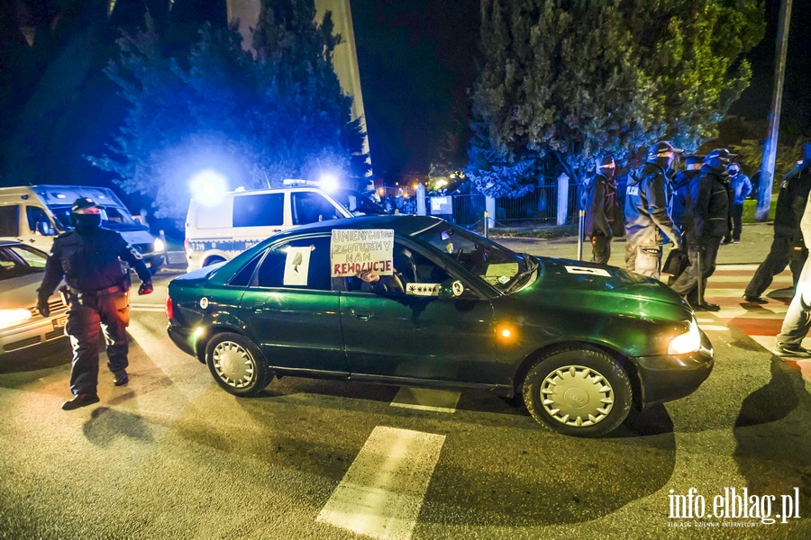 "Peace not PiS". Kolejny protest w Elblgu, demonstracj prbowano zakci, fot. 28