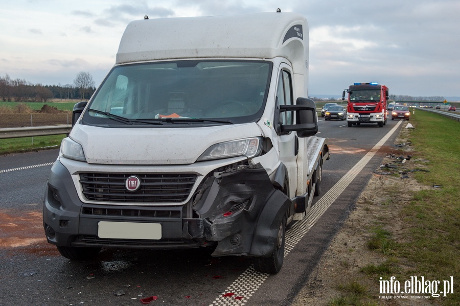 Pocig policyjny na S7. Zniszczone cztery auta, fot. 5