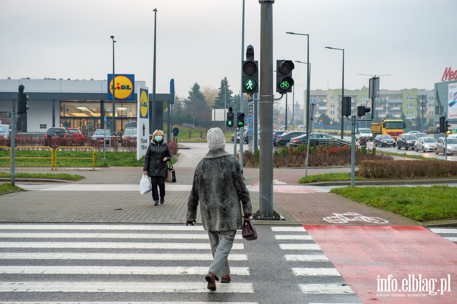 Piesi bd bezpieczniejsi na Pk. Dbka? Miasto chce zainwestowa w kolejne aktywne przejcia, fot. 7