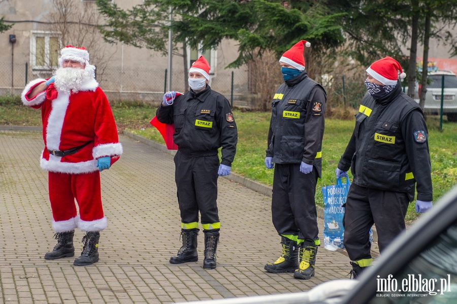 Elblscy straacy ponownie odwiedzili Angelik i Patrycj wraz ze... witym Mikoajem  Czytaj wicej na https://www.info.elblag.pl/#ixzz6hLzgt15V, fot. 8