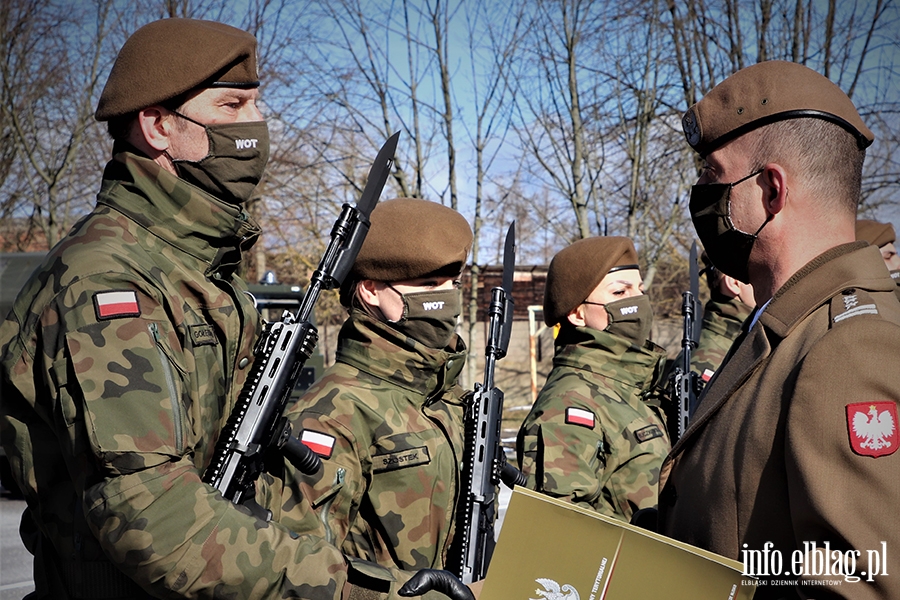 Uroczysta przysiga wojskowa w 4 Warmisko-Mazurskiej Brygadzie Obrony Terytorialnej, fot. 3