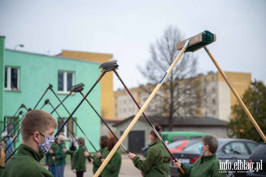 Dyrektor Zieleni Miejskiej Leon Budzisiak po ponad 30 latach pracy, odchodzi na emerytur. , fot. 5