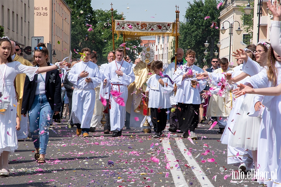 Boe Ciao 2022. Ulicami Elblga przeszo dziewi procesji, fot. 42