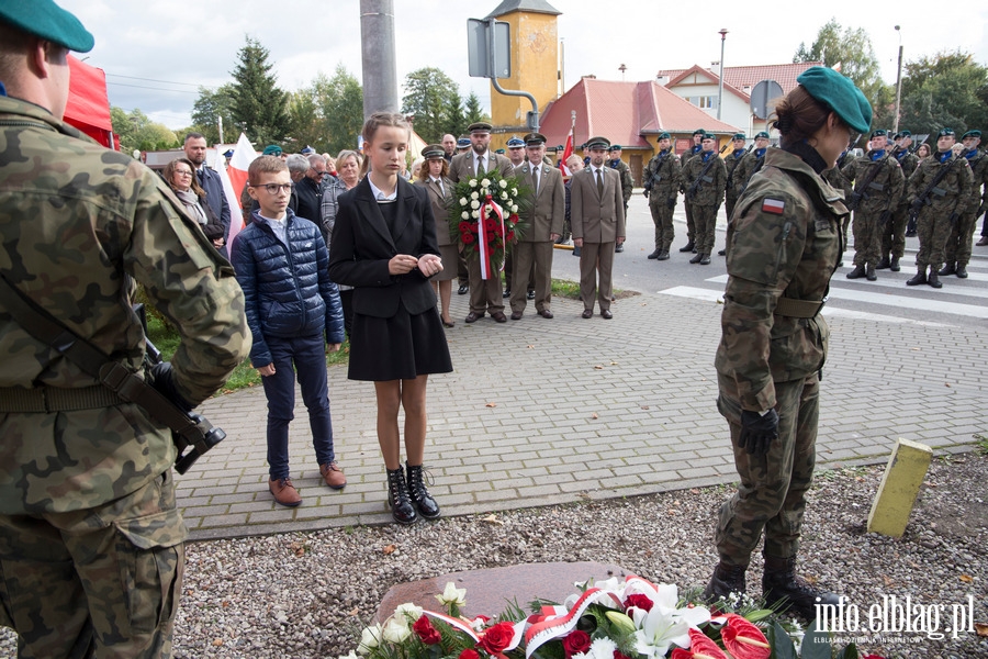 Pogrodzie, cze: Odsonicie kamienia pamitkowego i tablic, fot. 12