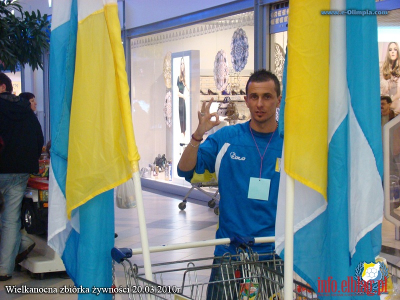 Pikarze Olimpii Elblg wczyli si do Wielkanocnej Zbirki ywnoci, fot. 18