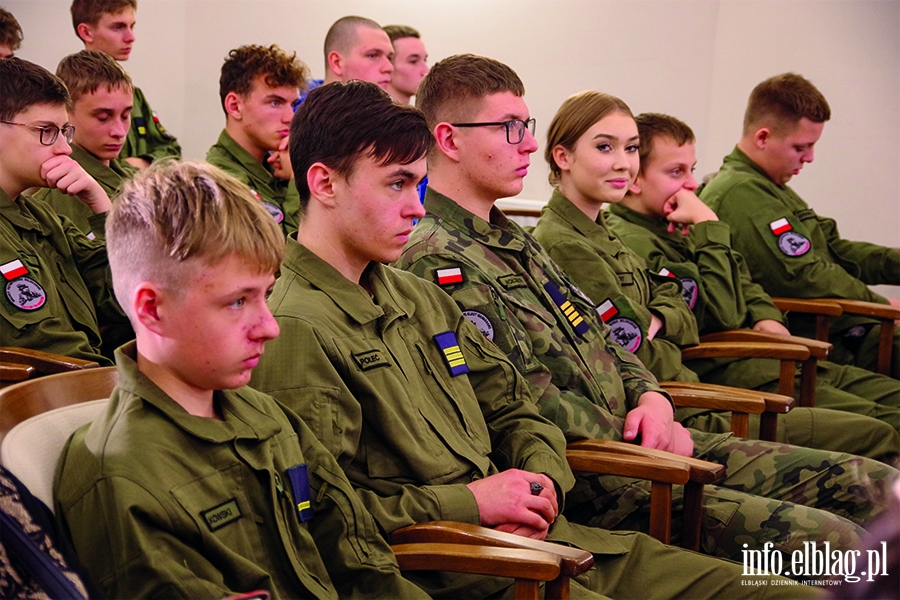 "Wszyscy dziaamy pod flag biao-czerwon". W Elblgu trwa I Oglnopolski Kongres rodowisk Patriotycznych, fot. 18