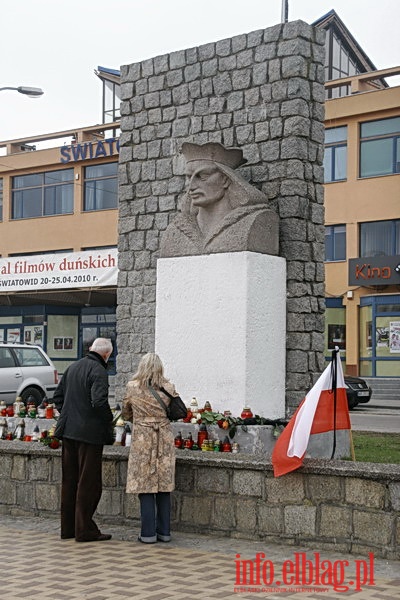  Elblanie zoyli hod ofiarom tragedii pod Smoleskiem, fot. 18