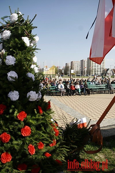 Transmisja uroczystoci pogrzebowych pary prezydenckiej na Placu Jagielloczyka, fot. 1