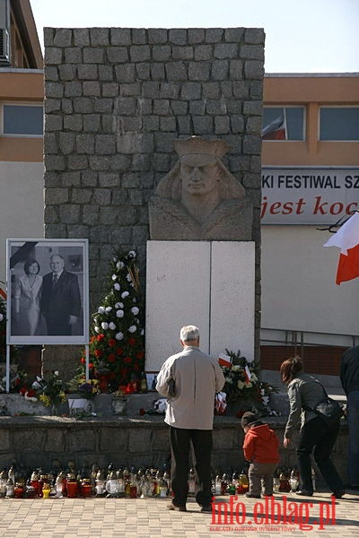 Transmisja uroczystoci pogrzebowych pary prezydenckiej na Placu Jagielloczyka, fot. 7