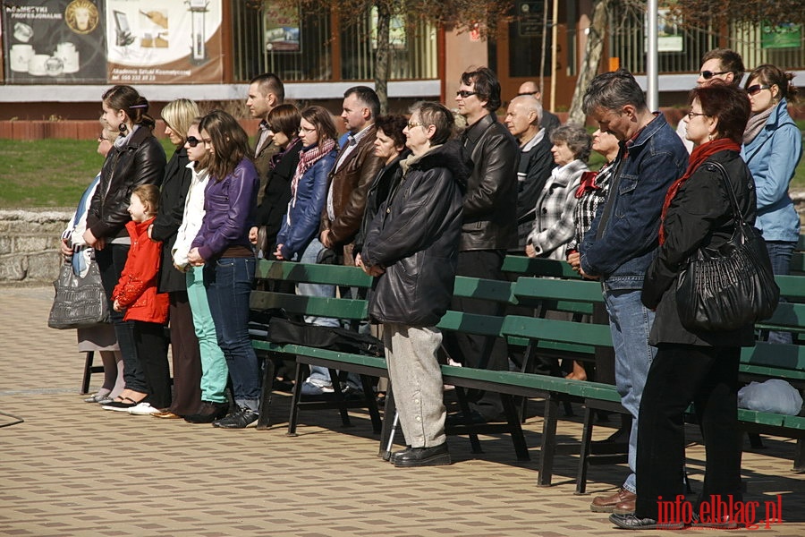 Transmisja uroczystoci pogrzebowych pary prezydenckiej na Placu Jagielloczyka, fot. 12