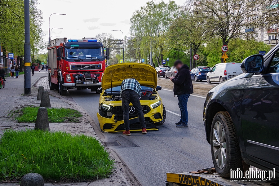 Kolizja trzech aut. Grunwaldzka zakorkowana, fot. 12