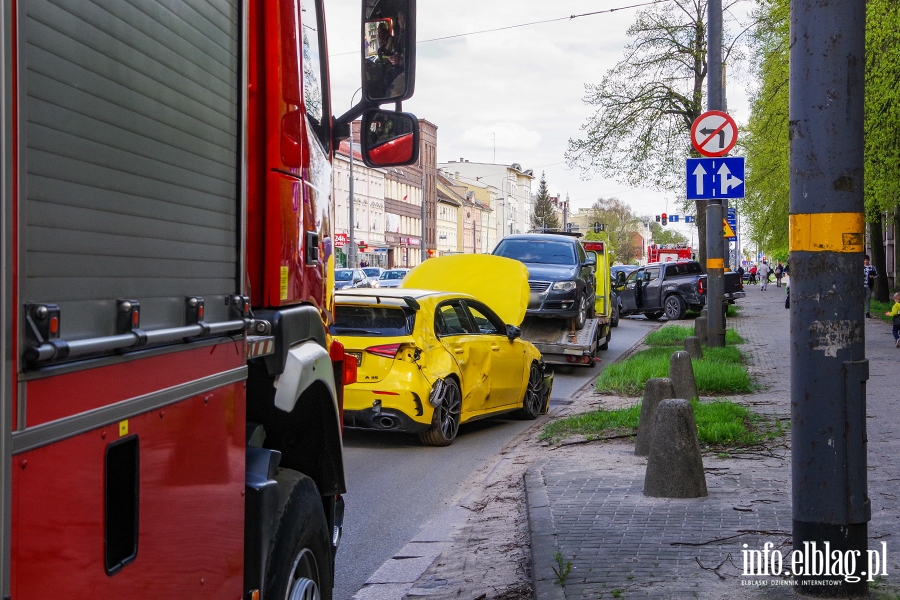 Kolizja trzech aut. Grunwaldzka zakorkowana, fot. 14