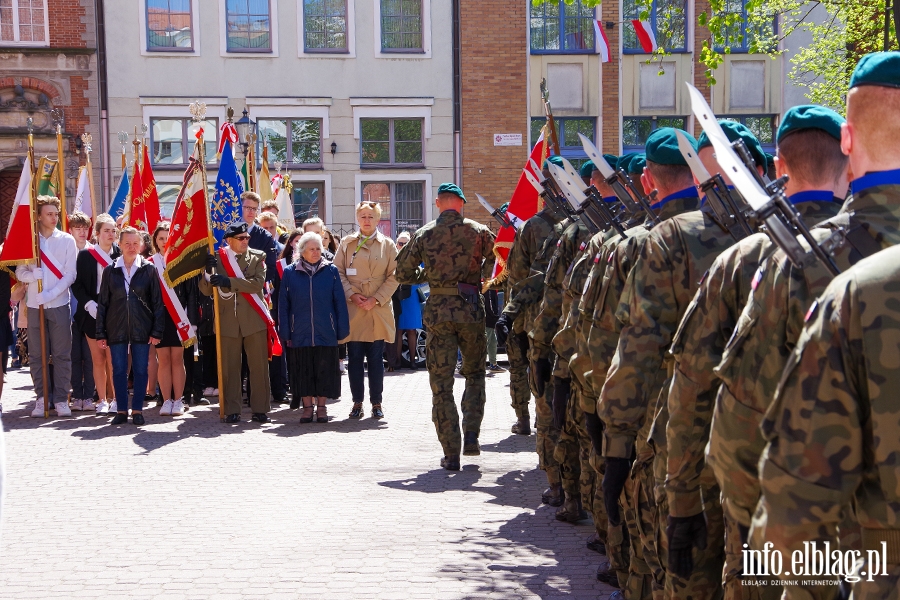 Obchody 232. rocznicy uchwalenia Konstytucji 3 Maja. witowalimy oficjalnie i... na rzece Elblg, fot. 7