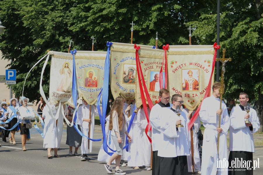 Elblg: Procesja przesza ulicami Starego Miasta. Wierni witowali Boe Ciao , fot. 26