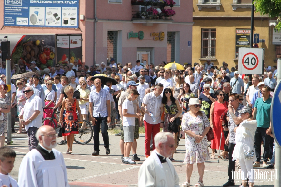 Elblg: Procesja przesza ulicami Starego Miasta. Wierni witowali Boe Ciao , fot. 32