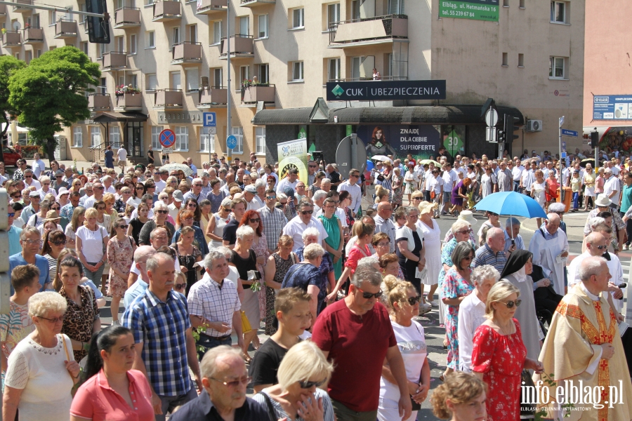 Elblg: Procesja przesza ulicami Starego Miasta. Wierni witowali Boe Ciao , fot. 33