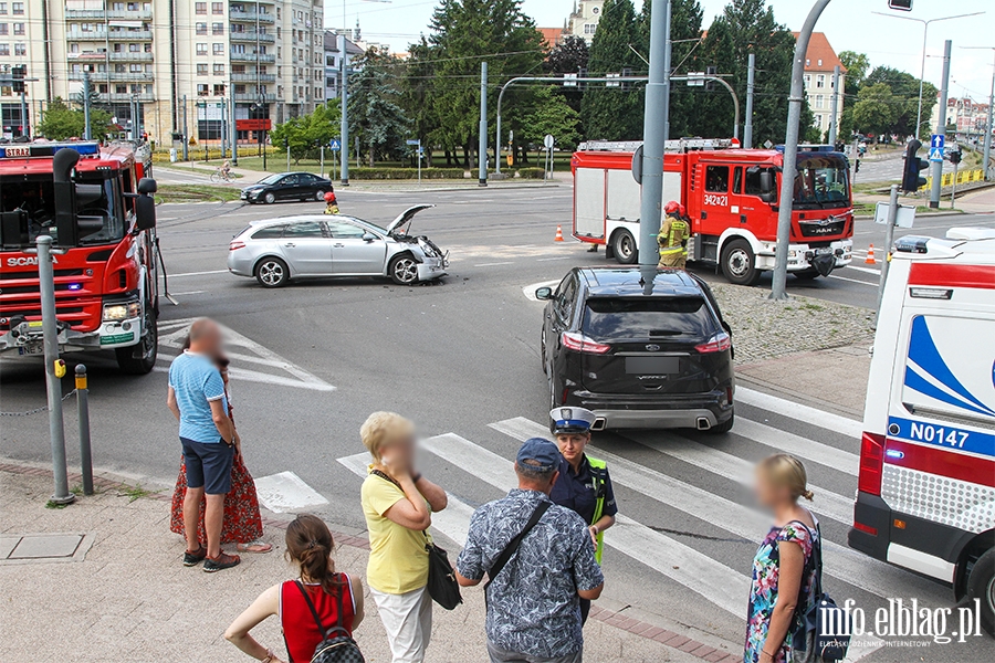 Elblg: Zderzenie przy szkole muzycznej, fot. 12