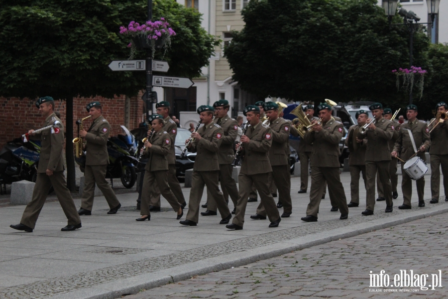 Wyrniono 88 funkcjonariuszy i pracownikw KMP w Elblgu, fot. 22