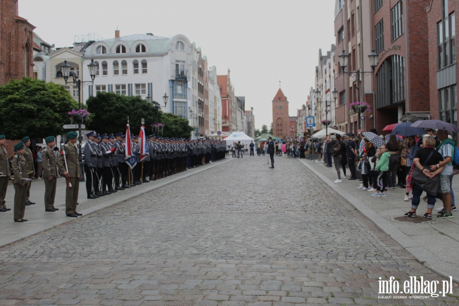 Wyrniono 88 funkcjonariuszy i pracownikw KMP w Elblgu, fot. 39