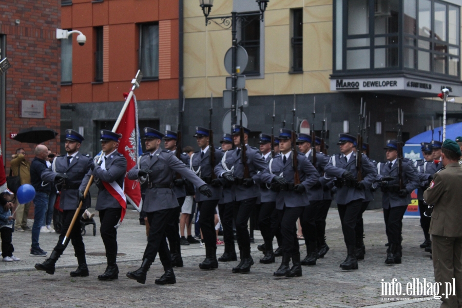 Wyrniono 88 funkcjonariuszy i pracownikw KMP w Elblgu, fot. 95