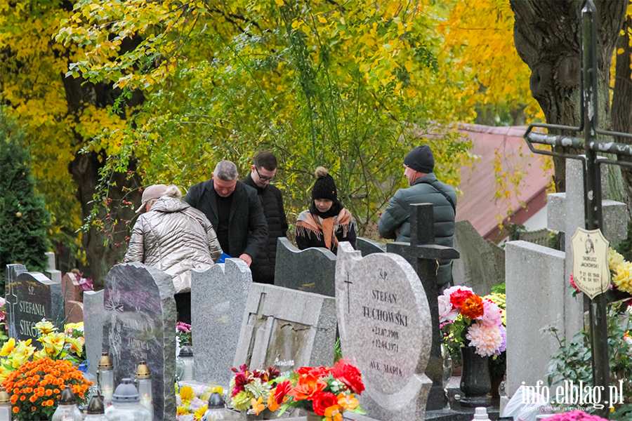 Wszystkich witych okazj do odwiedzenia bliskich na cmentarzach, fot. 23