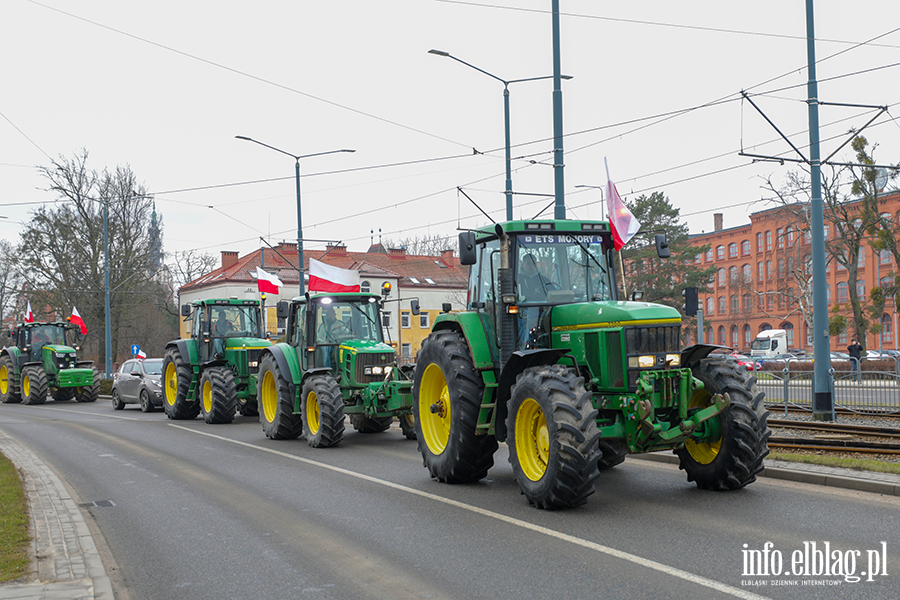 "Chopski bunt"sparaliowa miasto. Rolnicy protestuj na ulicachElblga, fot. 1