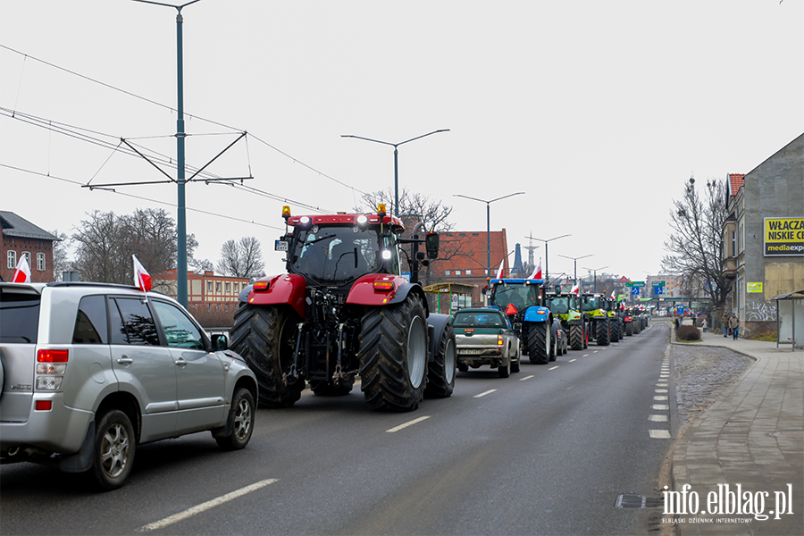 "Chopski bunt"sparaliowa miasto. Rolnicy protestuj na ulicachElblga, fot. 2