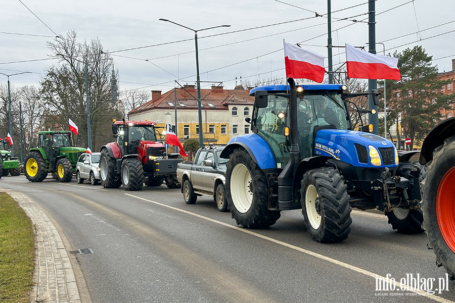 "Chopski bunt"sparaliowa miasto. Rolnicy protestuj na ulicachElblga, fot. 23