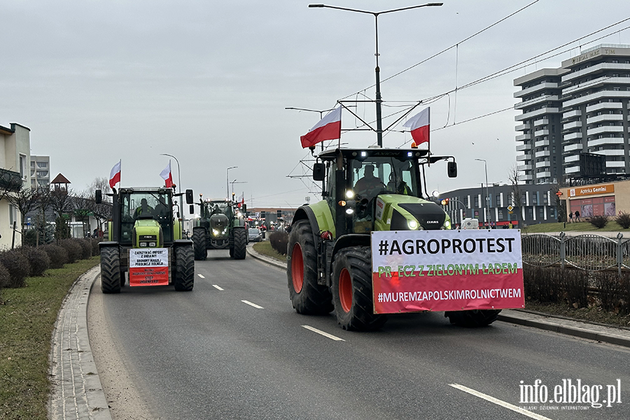 "Chopski bunt"sparaliowa miasto. Rolnicy protestuj na ulicachElblga, fot. 30