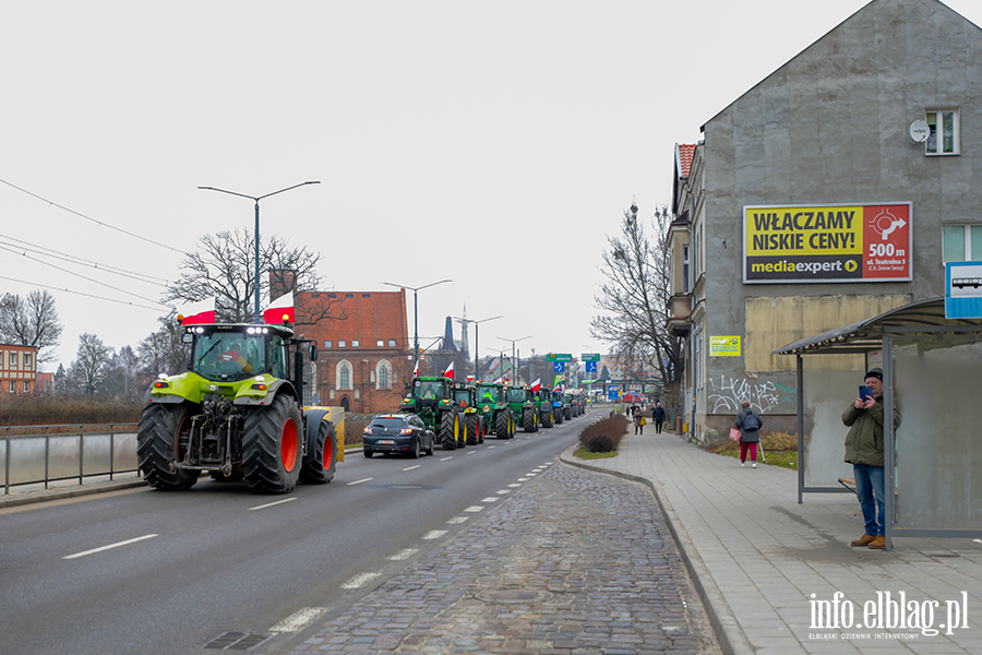 "Chopski bunt"sparaliowa miasto. Rolnicy protestuj na ulicachElblga, fot. 74