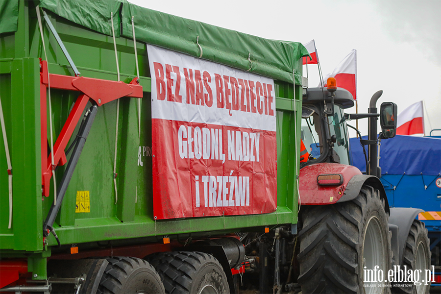 Elblg: Rolnicy protestuj na obwodnicy. Kilkaset maszyn zablokowao drog S7, fot. 28