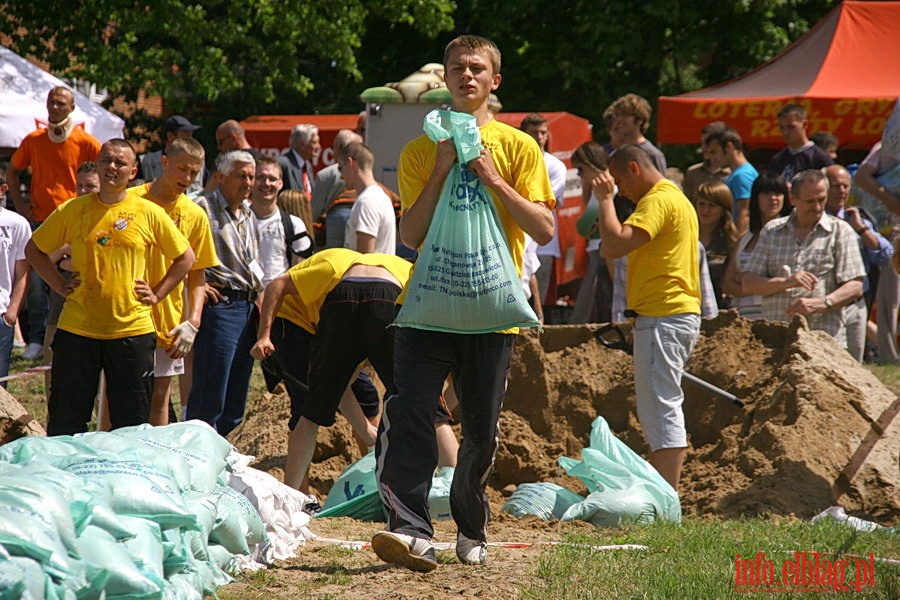 Mistrzostwa w ukadaniu waw przeciwpowodziowych Waowanie 2010, fot. 20