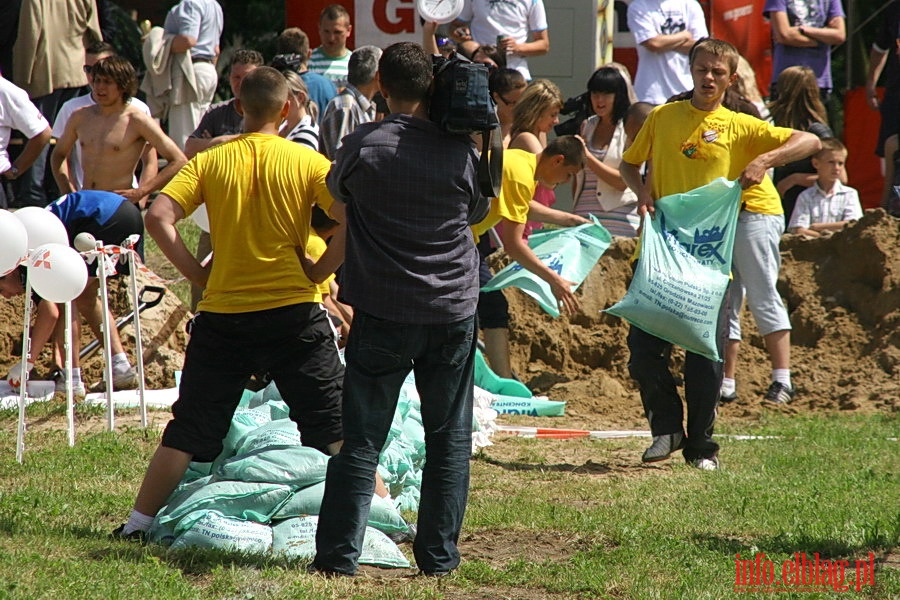 Mistrzostwa w ukadaniu waw przeciwpowodziowych Waowanie 2010, fot. 29